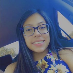 Meet your Posher, Corina